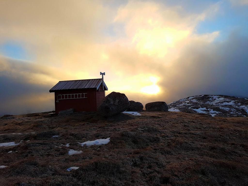 Øren Hotel Høyanger Buitenkant foto