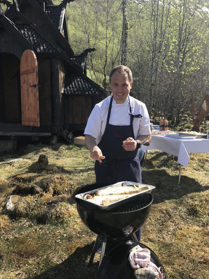 Øren Hotel Høyanger Buitenkant foto