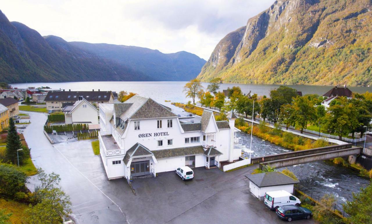 Øren Hotel Høyanger Buitenkant foto