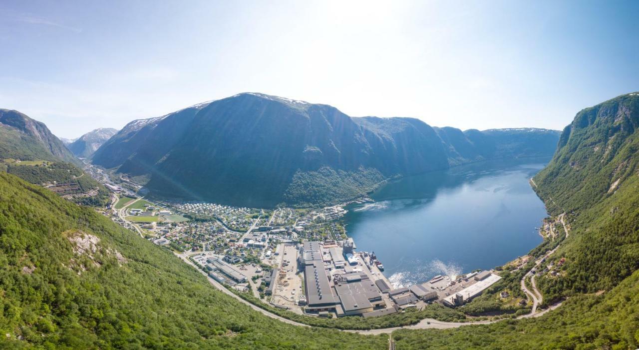 Øren Hotel Høyanger Buitenkant foto