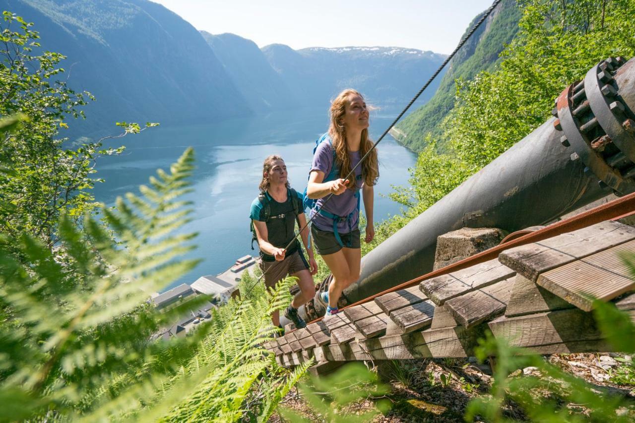 Øren Hotel Høyanger Buitenkant foto